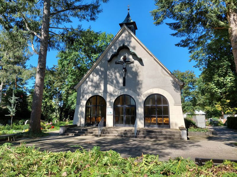 Aussegnungshalle Friedhof Tennenlohe