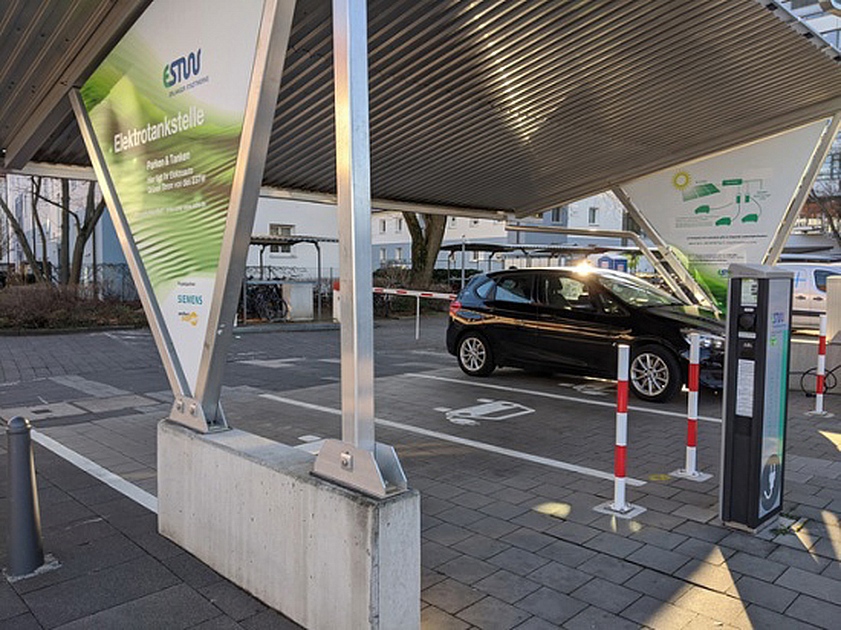 überdachte E-Ladestation in Erlangen