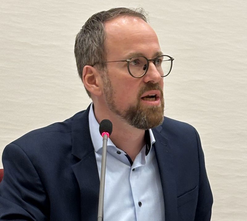Florian Janik während seiner Jahresschlussrede 2025 im Ratssaal. 