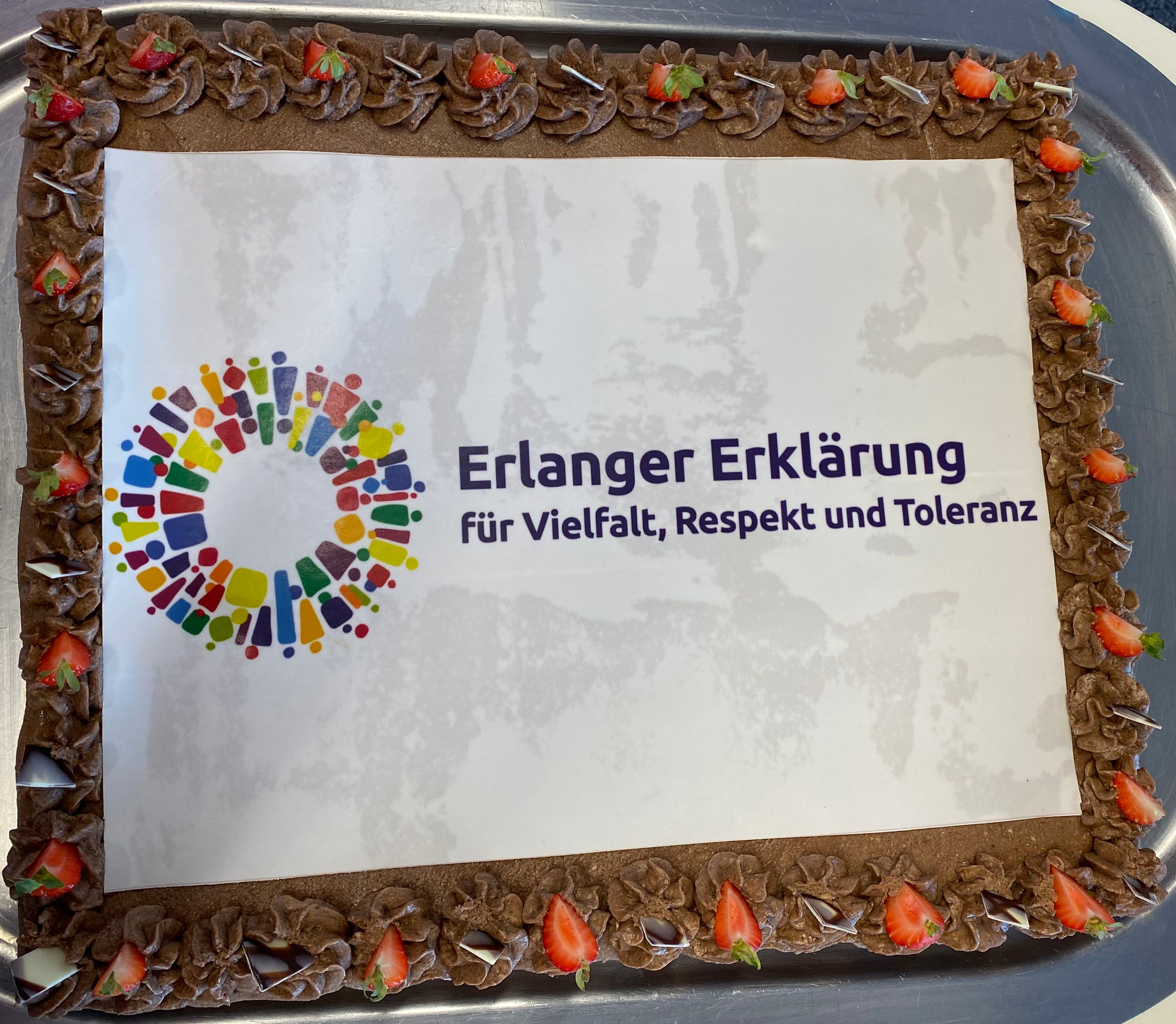 Ein Kuchen mit dem Logo der Erlanger Erklärung