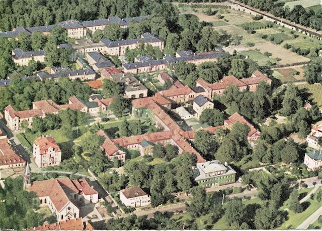 Old postcard: Aerial view of the sanatorium and nursing home.
