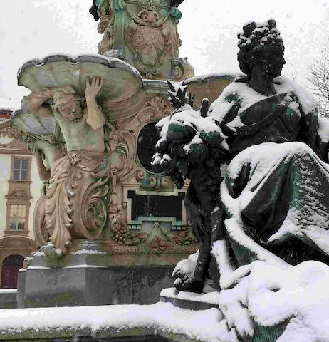 Paulibrunnen im Winter Foto Stadt Erlangen
