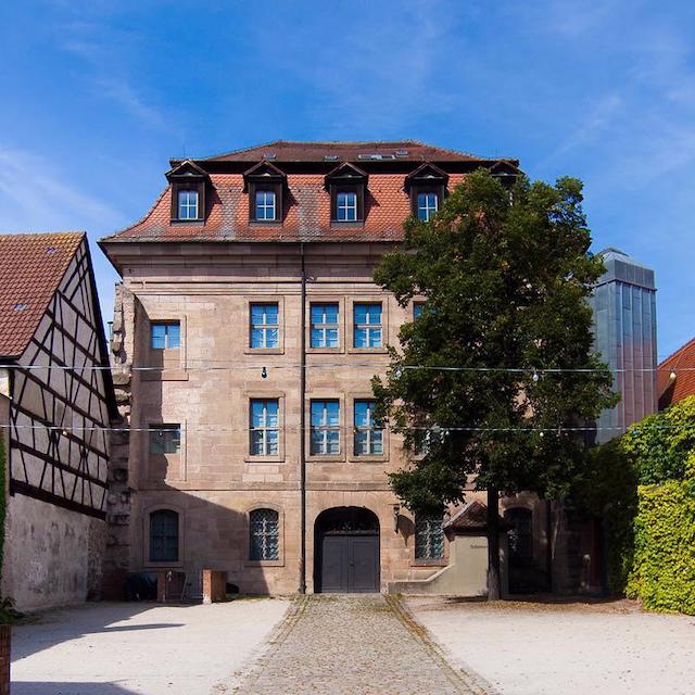 Stadtmuseum Erlangen Innnenhof'un dış görünümü.